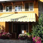 Oda ve Kahvaltı Mena Pompei