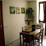 Oda ve Kahvaltı Mena 3*